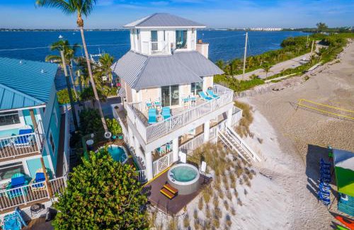 Stuart House | Unforgettable Getaway at As Good as it Gets Hotel