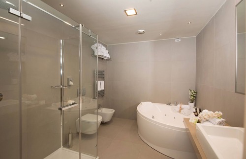 Cesano Maderno Hotel | Welcoming AS Hotel dei Giovi: 4-Star Comfort & Spa