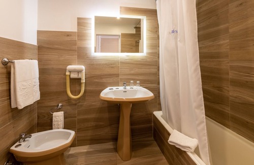 Sao Joao da Madeira Hotel | Discover AS São João da Madeira with Spa and Breakfast