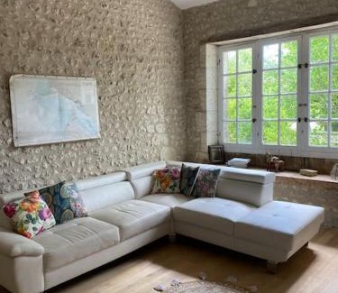 Montboyer House | Featured Cottage with Shared Pool - Ideal for Families and Pets