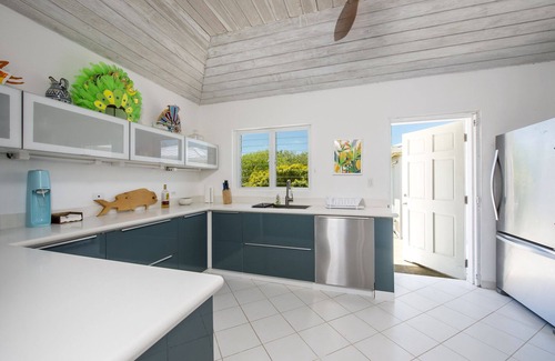 Savannah Sound House | Experience Windermere Beach House: Pool & Ocean Views Await!