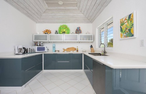Savannah Sound House | Experience Windermere Beach House: Pool & Ocean Views Await!