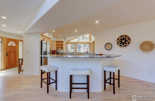 Boulder House | Explore Boulder Mountain Retreat: 6 Bedrooms & Ocean View
