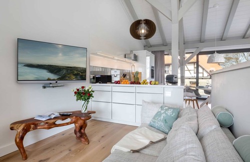 Waase House | Experience AS1A - Old Barn with Spa & Pet-Friendly Comfort