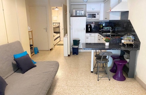 Le Grau-Du-Roi Apartment | Cozy Studio Cabin with Garden and Private Parking