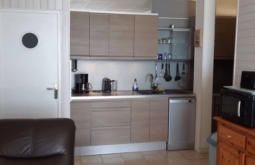 Le Grau-Du-Roi Apartment | Seaside Retreat with Ocean Views & Pet-Friendly Perks