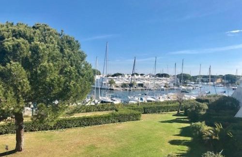 Le Grau-Du-Roi Apartment | Comfortable Studio Cabin with Port View and Private Parking