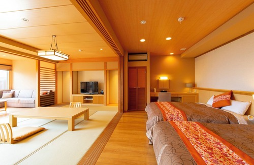 Yufuin Onsen Hotel | Discover Asagirinomieru Yado Yufuin Hanayoshi's Hot Tub Haven