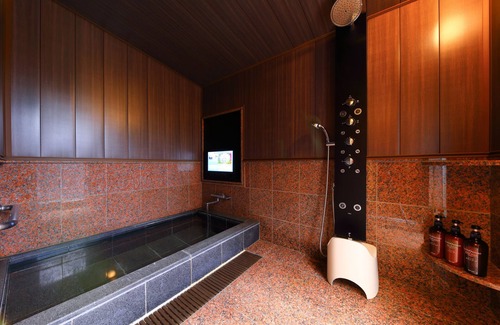 Yufuin Onsen Hotel | Discover Asagirinomieru Yado Yufuin Hanayoshi's Hot Tub Haven