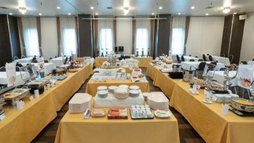 Asahikawa Hotel | Comfortable Stay at Asahikawa Toyo Hotel with Breakfast & More