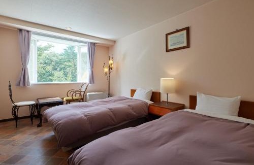 Tsumagoi Hotel | Asama Kogen Hotel: Family-Friendly Retreat with Dining