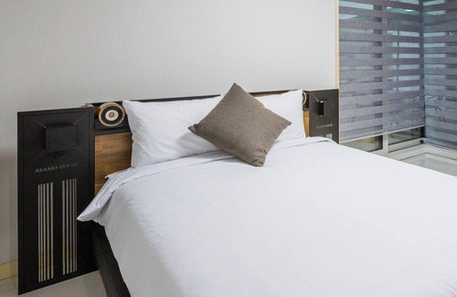Oeseo House | Relax at Asamo Poolvilla with Family-Friendly Amenities