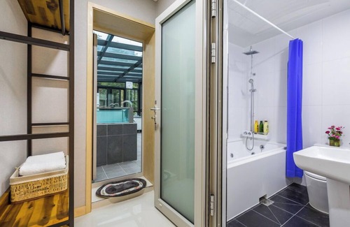 Oeseo House | Relax at Asamo Poolvilla with Family-Friendly Amenities