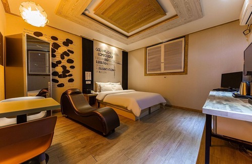 Asan Hotel | Eco-Friendly Asan Amour: Family & Breakfast Ready!