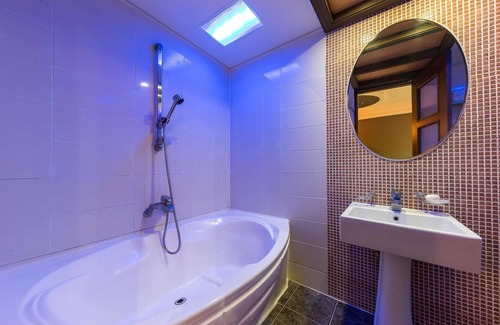 Asan Hotel | Eco-Friendly Retreat at Asan Sangria with Family Amenities