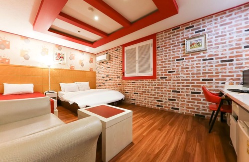 Araemojong Hotel | Eco-Friendly Stay at Asan Terminal Inca Motel with Breakfast