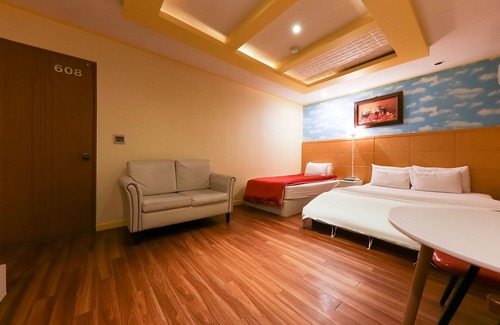 Araemojong Hotel | Eco-Friendly Stay at Asan Terminal Inca Motel with Breakfast