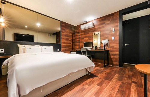 Oncheon-dong Hotel | Eco-Friendly Stay at Asan Wol with Breakfast & Kitchen