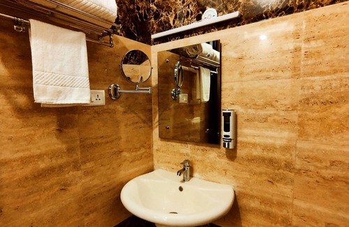 Moradabad Hotel | Comfortable Asapian House - Family-Friendly Stays in Moradabad
