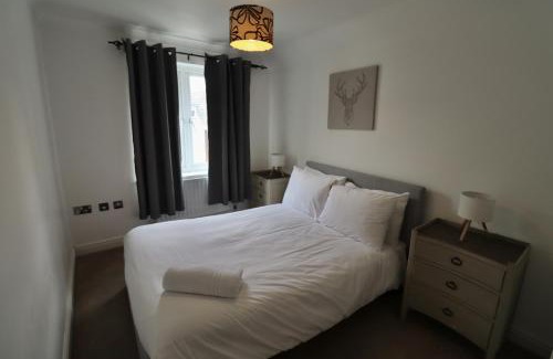 Ascot House | Ascot Four Bedroom House With Garden