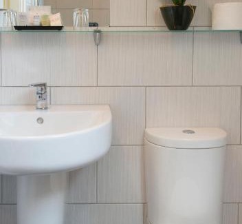 Harrogate Hotel | Discover Comfort at Ascot House: Family-Friendly Stay