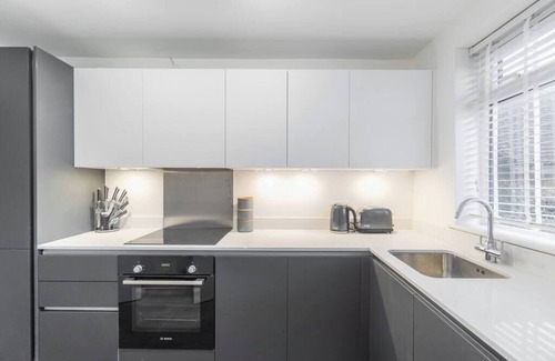 Ascot Condo | ★ASCOT RACES★PERFECT SPOT TO EXPLORE WINDSOR/ASCOT