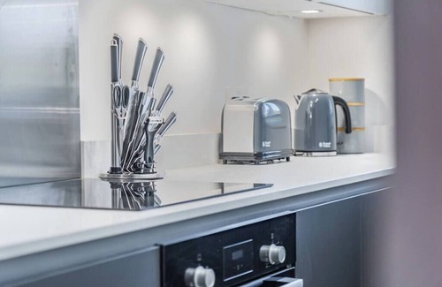 Ascot Condo | ★ASCOT RACES★PERFECT SPOT TO EXPLORE WINDSOR/ASCOT
