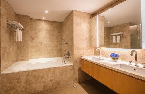 Dongzhimen Apartment | Elegant Ascott Raffles City Beijing with Pool & Breakfast