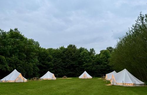 Cutnall Green House | Cozy Ash Bell Tent: Pet & Child Friendly Retreat