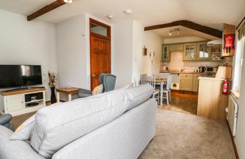 Berrynarbor House | Discover Ash Cottage: Family-Friendly Retreat with Top Ratings