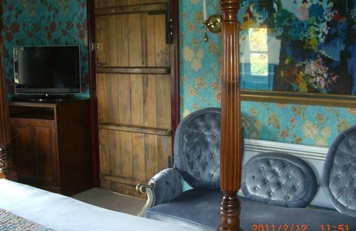 Little Bollington House | Top-Rated Ash Farm Country Guest House with Breakfast Included