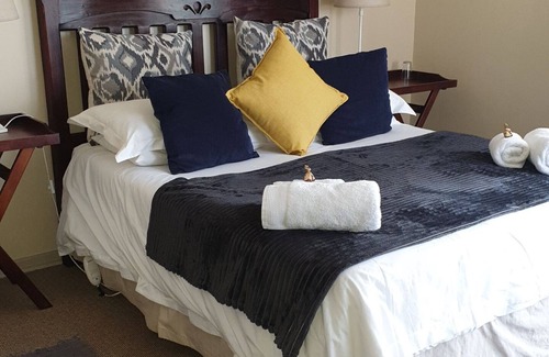 Clarens Bed & Breakfast | Family-Friendly Ash River Lodge B&B with Breakfast Included