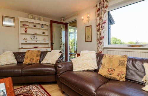 Bradworthy House | Discover Ash Tree Cottage: 4-Star Ocean View Retreat