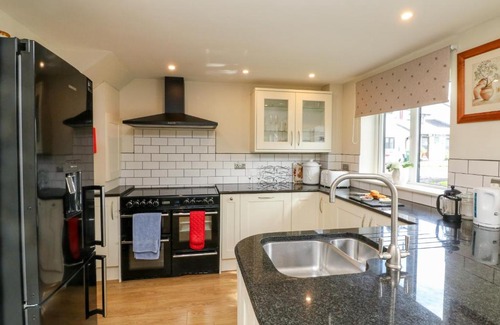 Bradworthy House | Discover Ash Tree Cottage: 4-Star Ocean View Retreat
