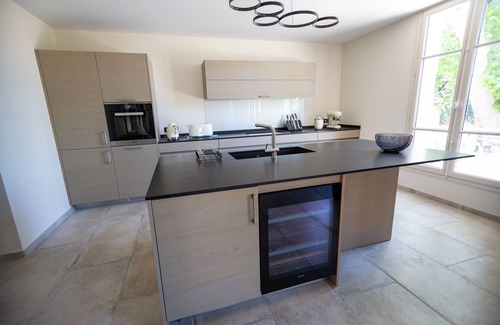 Montfavet House | Discover Ash Trees in Provence: Family-Friendly Retreat