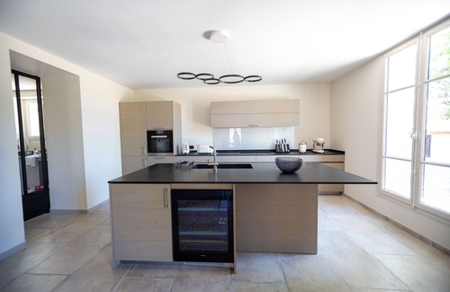 Montfavet House | Discover Ash Trees in Provence: Family-Friendly Retreat
