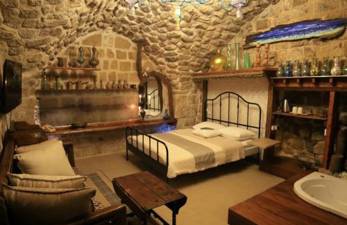 Acre Old City House | Oceanfront Ashash House with Hot Tub & 9.2/10 Rating