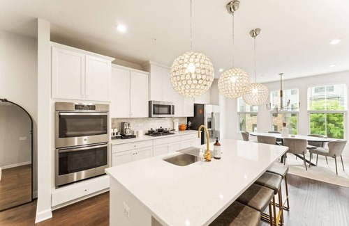 Ashburn House | Inviting Ashburn 4-BR Homestay Near Dulles & Metro