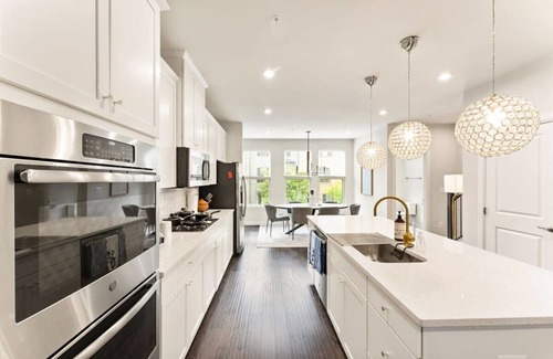 Ashburn House | Inviting Ashburn 4-BR Homestay Near Dulles & Metro