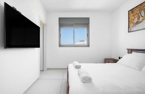 Ashdod Apartment | Family-Friendly Ocean View Oasis with Balcony Retreat