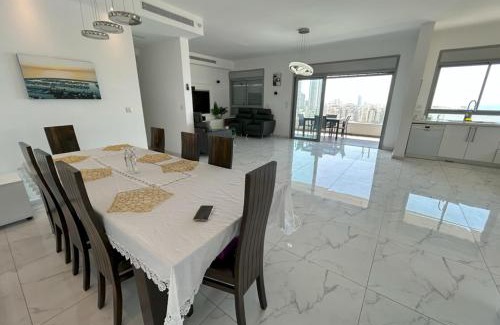 Ashdod Apartment | Oceanfront Ashdod Seaview Apartment - Top Rated 10/10 Stay