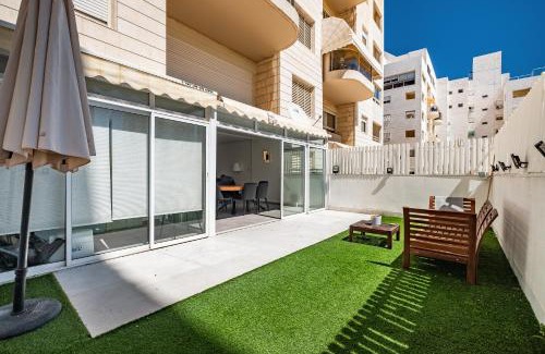 Ashdod Apartment | Modern Ashdod Skyview Apartment with Family and Pet Amenities
