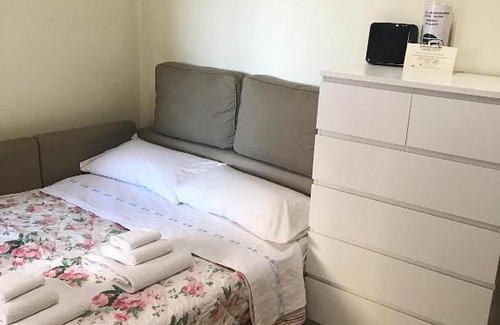 Garbatella House | Cozy Asher's House Near the Colosseum with Breakfast