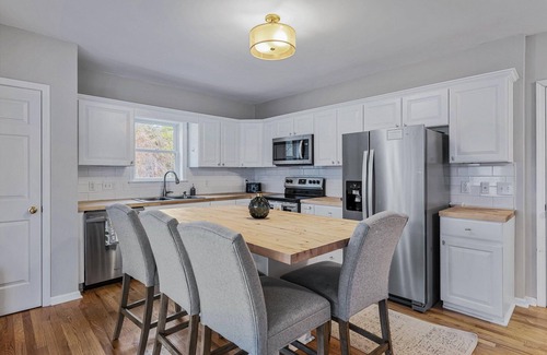 Fletcher House | Prime Asheville Retreat Near Airport and Biltmore Estate