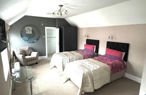 Douglas House | Guest Rated 9.3: Stay at Ashfield Guesthouse Today!