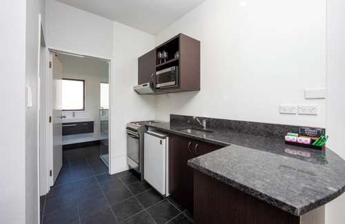 Merivale Hotel | Explore Ashford Motor Lodge: Family-Friendly with Pool & Breakfast