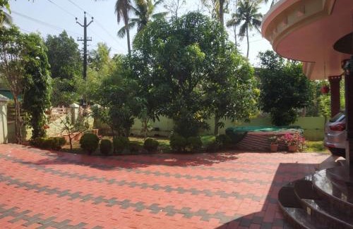 Thrissur House | Comfortable Ashiaana Homestay: Family & Pet Friendly Retreat