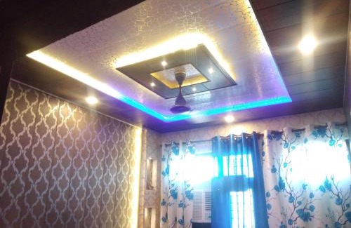 Jammu House | Cozy Ashiana Home Stay with Breakfast & Fireplace