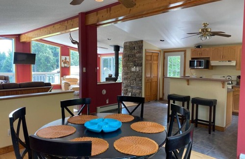 Ashland House | Experience Ashland: Theatre, Game Room & Golfing Retreat