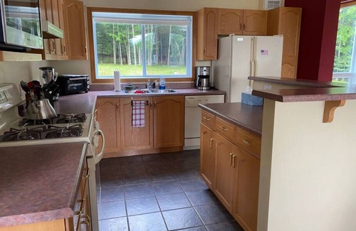 Ashland House | Experience Ashland: Theatre, Game Room & Golfing Retreat